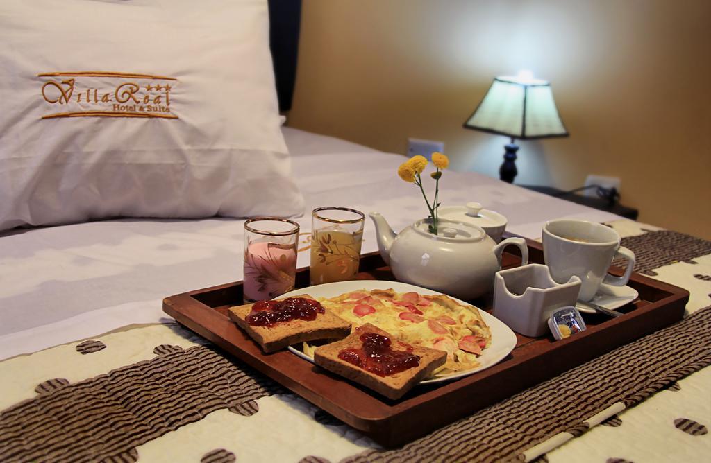 Villa Real Hotel & Suites Чиклайо Стая снимка