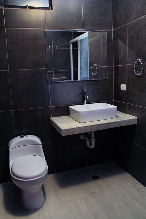 Villa Real Hotel & Suites Чиклайо Стая снимка
