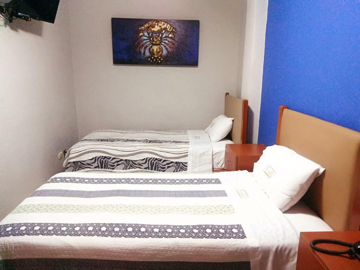 Villa Real Hotel & Suites Чиклайо Екстериор снимка
