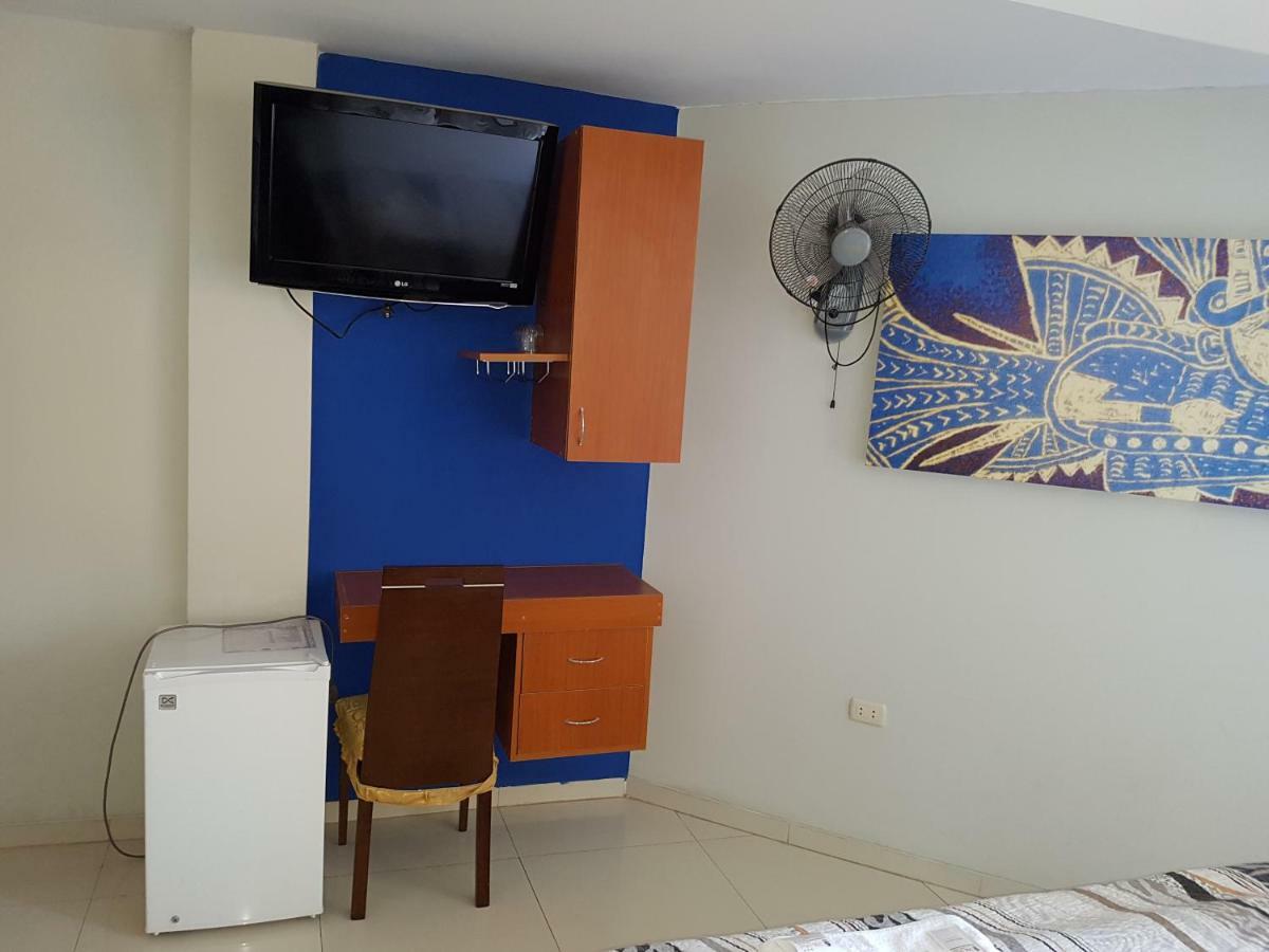 Villa Real Hotel & Suites Чиклайо Екстериор снимка
